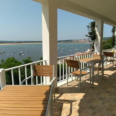 Vistalmar Sao Martinho Bed & Breakfast